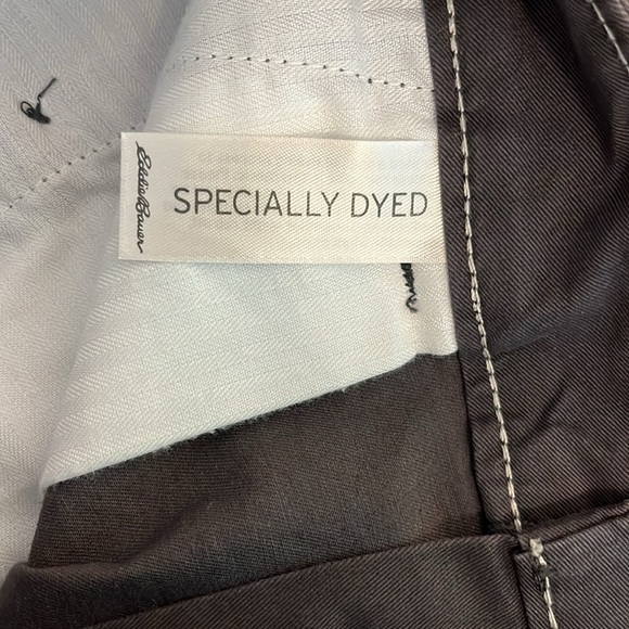 Eddie Bauer Legend Wash Stretch Slightly Curvy Chino Shorts - Size 2 - Picture 7 of 8